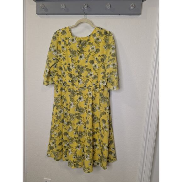 Torrid Butter Yellow Floral Midi Length Wrap Dress Short Sleeves Womens Size 20 - Picture 3 of 8